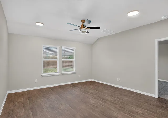 Photo 4 of Single family home for sale at 315 Gladiola Loop, Kyle, TX 78640 | MLS# 5603977 | Listing updated on 2026-10-04