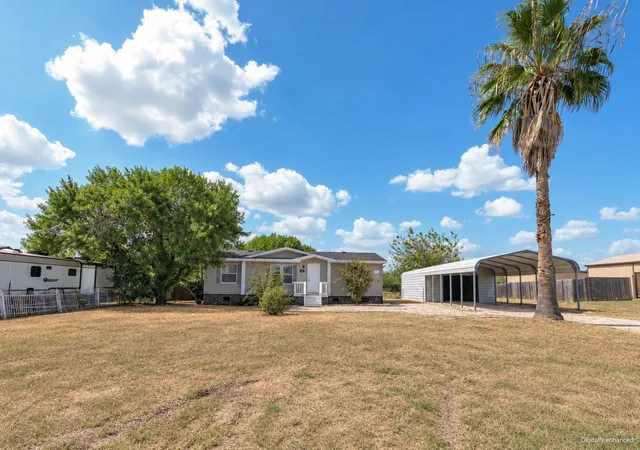 Photo 2 of Manufactured home for sale at 141 Davie Ln, Marion, TX 78124 | MLS# 2110780 | Listing updated on 2026-09-18