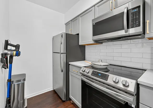 Photo 2 of Condo for sale at 2408 Longview St #109, Austin, TX 78705 | MLS# 2201190 | Listing updated on 2026-09-25