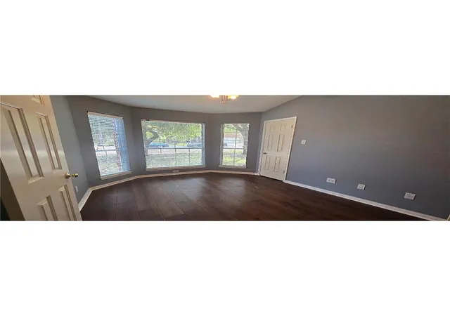 Photo 4 of Single family home for sale at 7051 Thistle Hl Way, Austin, TX 78754 | MLS# 1580065 | Listing updated on 2026-09-25