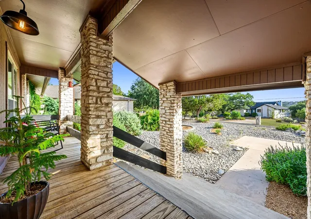 Photo 4 of Single family home for sale at 21206 National Dr, Lago Vista, TX 78645 | MLS# 2510025 | Listing updated on 2026-10-07