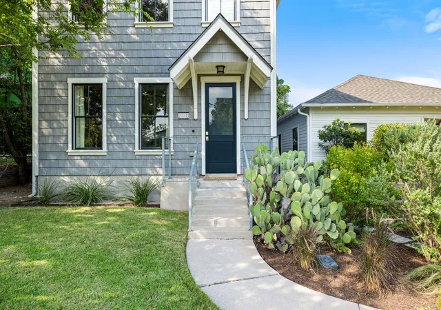 Photo 1 of Single family home for sale at 2110 E 9th Street, Austin, TX 78702 | MLS# 3891333 | Listing updated on 2026-09-17
