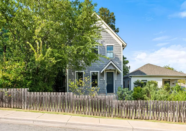 Photo 3 of Single family home for sale at 2110 E 9th Street, Austin, TX 78702 | MLS# 3891333 | Listing updated on 2026-09-17
