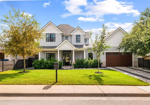 Photo 1 of Single family home for sale at 2701 Richcreek Rd, Austin, TX 78757 | MLS# 3200140 | Listing updated on 2026-10-07