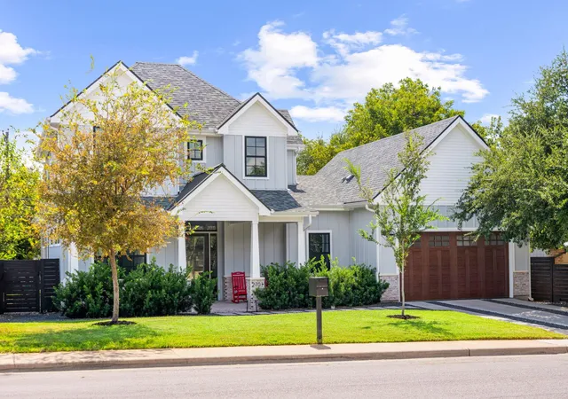 Photo 2 of Single family home for sale at 2701 Richcreek Rd, Austin, TX 78757 | MLS# 3200140 | Listing updated on 2026-10-07