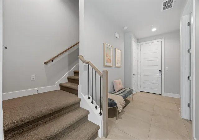 Listing Photo 4 - Condo for sale in building located at 4515 Unity Cir, Austin, TX 78731