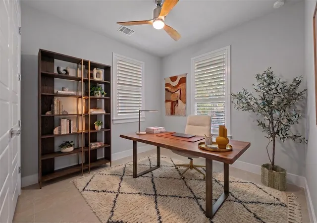 Listing Photo 5 - Condo for sale in building located at 4515 Unity Cir, Austin, TX 78731