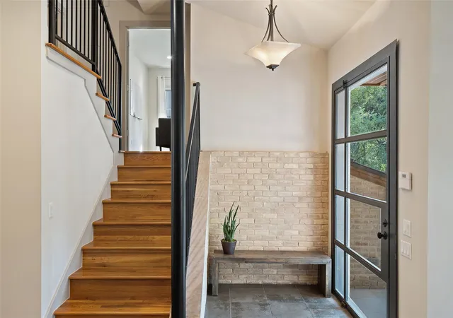 Photo 4 of Single family home for sale at 1907 Mccall Rd, Austin, TX 78703 | MLS# 4861490 | Listing updated on 2026-09-16
