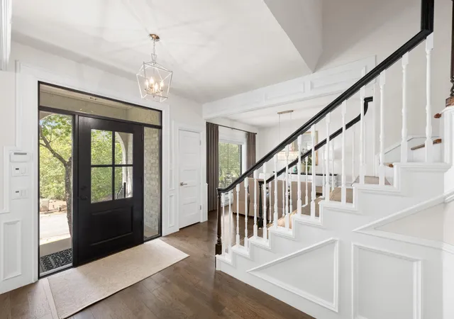 Photo 4 of Single family home for sale at 1603 Falcon Ledge Dr, Austin, TX 78746 | MLS# 2882816 | Listing updated on 2026-09-17