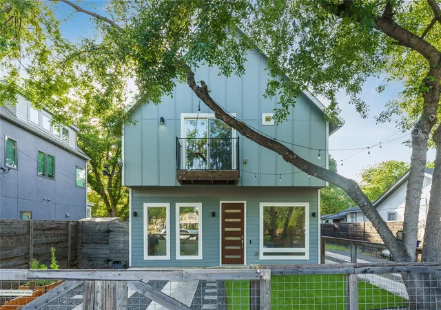Photo 1 of Single family home for sale at 906 Linden St #A, Austin, TX 78702 | MLS# 3448898 | Listing updated on 2026-09-25