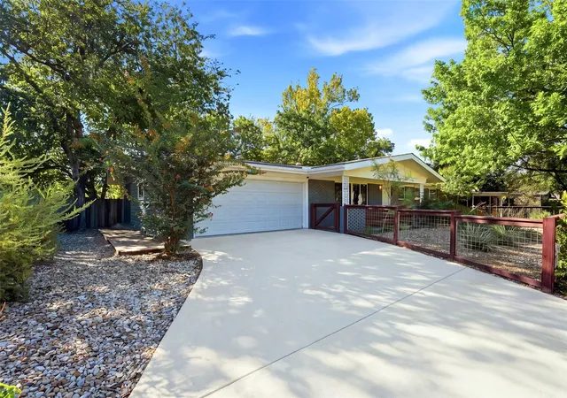 Photo 3 of Single family home for sale at 5607 Berkman Dr, Austin, TX 78723 | MLS# 7743360 | Listing updated on 2026-10-08