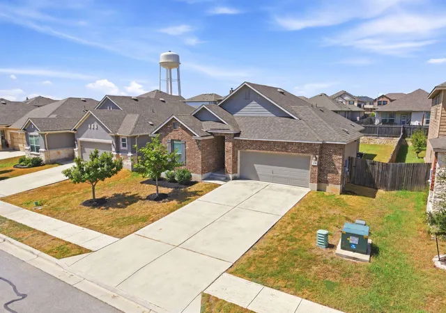 Photo 3 of Sale Pending at 271 Auburn St, Kyle, TX 78640 | MLS# 6277958 | Listing updated on 2026-10-07