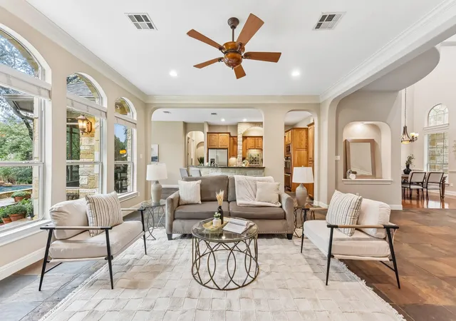 Photo 4 of Single family home for sale at 11008 Sierra Ridge Ct, Austin, TX 78739 | MLS# 8113103 | Listing updated on 2026-10-09