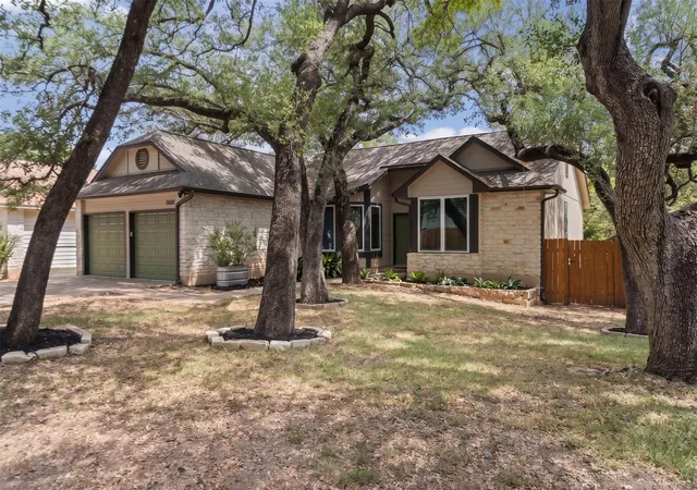 Photo 2 of Single family home for sale at 13201 Briar Holw Dr, Austin, TX 78729 | MLS# 7422128 | Listing updated on 2026-10-01