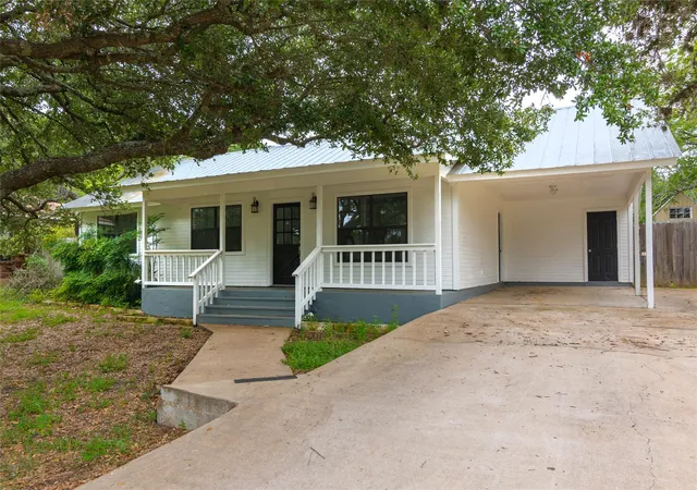 Photo 2 of Single family home for sale at 1400 Lazy Crk Ln, Blanco, TX 78606 | MLS# 7837875 | Listing updated on 2026-09-21