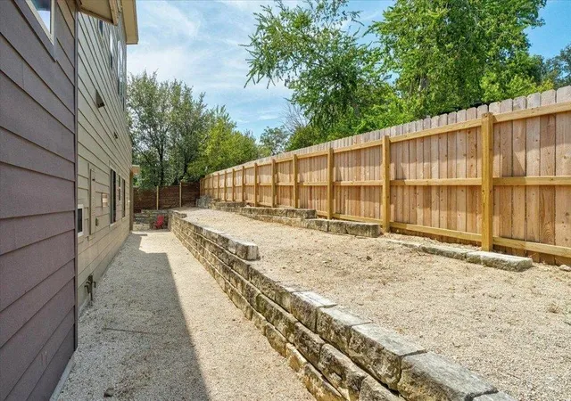 Photo 31 of Single family home for sale at 2501 E 9th Street, Austin, TX 78702 | MLS# 5573935 | Listing updated on 2026-10-06