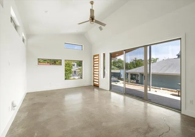 Photo 3 of Single family home for sale at 2501 E 9th Street, Austin, TX 78702 | MLS# 5573935 | Listing updated on 2026-10-06