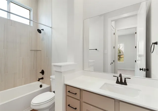 Photo 3 of Single family home for sale at 1032 Stonehill Dr, Georgetown, TX 78633 | MLS# 1555244 | Listing updated on 2026-10-27