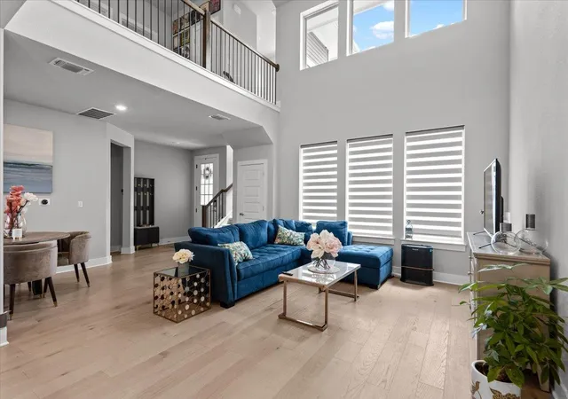 Photo 4 of Single family home for sale at 9511 Hamadryas Dr, Austin, TX 78744 | MLS# 5917322 | Listing updated on 2026-09-12