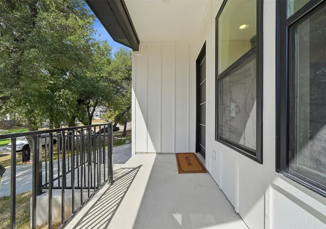Photo 3 of Single family home for sale at 22008 Plockton Dr, Spicewood, TX 78669 | MLS# 6759213 | Listing updated on 2026-10-02