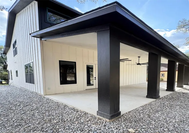 Photo 4 of Single family home for sale at 22008 Plockton Dr, Spicewood, TX 78669 | MLS# 6759213 | Listing updated on 2026-09-13