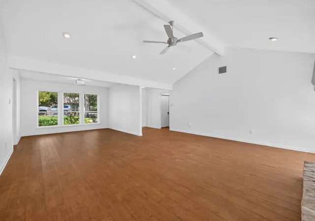 Photo 3 of Single family home for sale at 1317 Wilson Hts Dr, Austin, TX 78746 | MLS# 9068033 | Listing updated on 2026-10-01