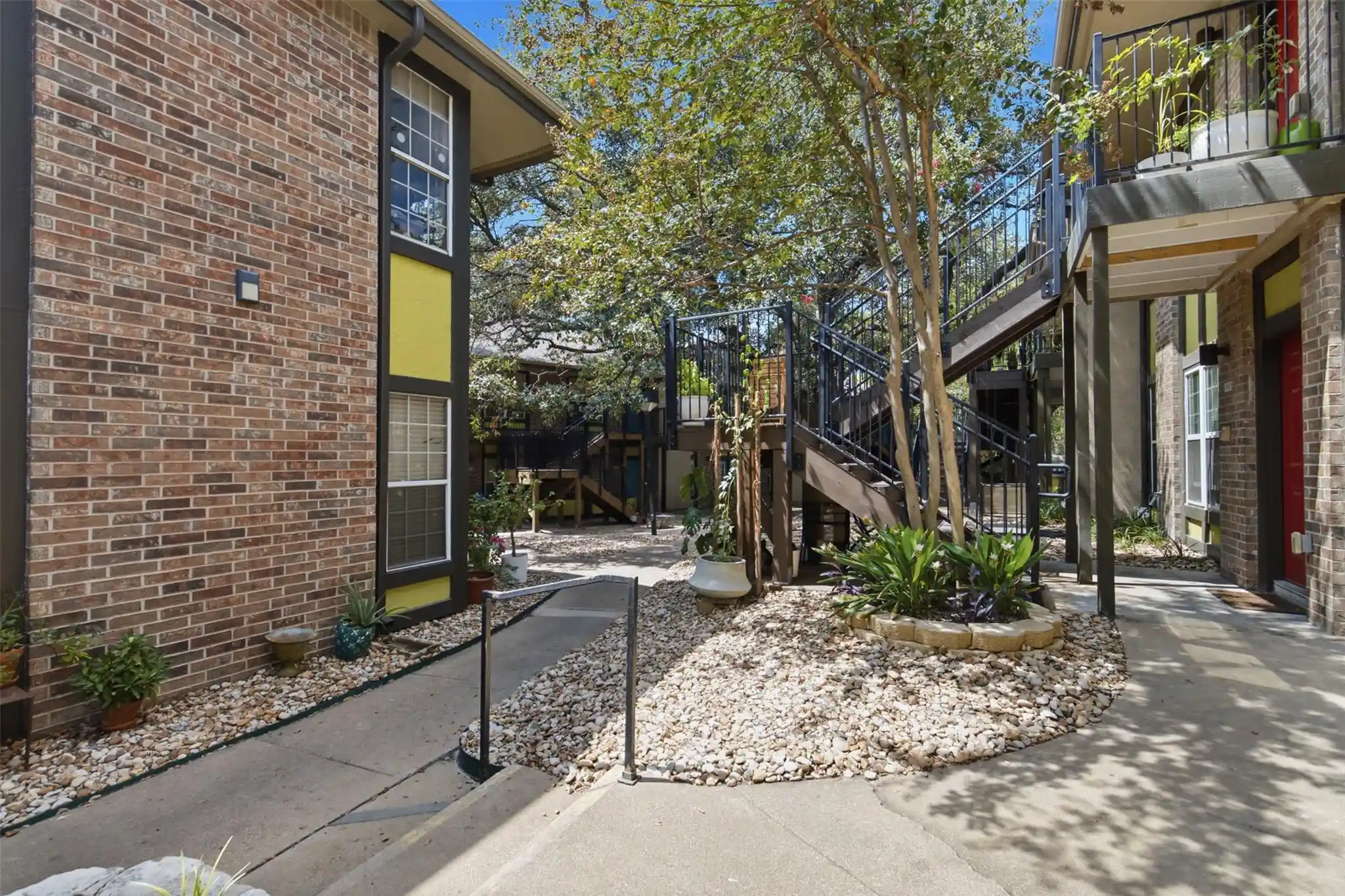 Listing Photo 2 - Condo for sale in 7685 Northcross Dr located at 7685 Northcross Dr, Austin, TX 78757 - Unit #908
