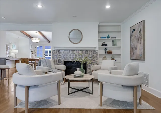 Photo 4 of Single family home for sale at 2908 Perry Ln, Austin, TX 78731 | MLS# 1836923 | Listing updated on 2026-10-10