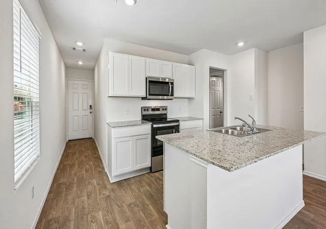 Photo 4 of Single family home for sale at 369 Old Stagecoach Rd, Jarrell, TX 76537 | MLS# 6728621 | Listing updated on 2026-10-02