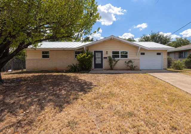Photo 1 of Single family home for sale at 1611 Wheless Ln, Austin, TX 78723 | MLS# 9082433 | Listing updated on 2026-09-14