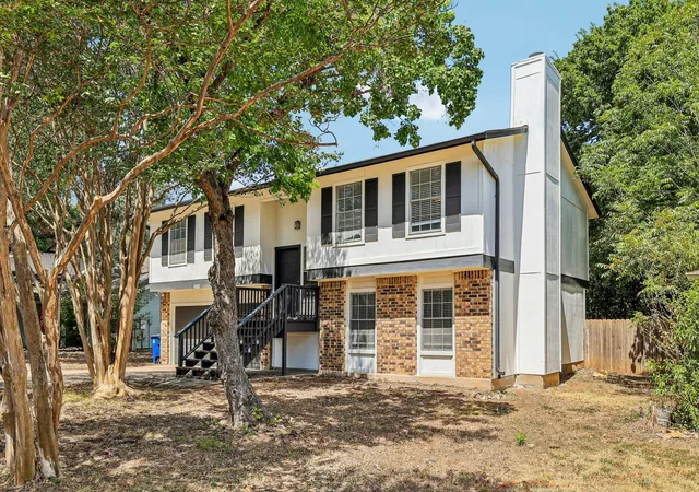 Photo 2 of Single family home for sale at 2006 Lear Ln, Austin, TX 78745 | MLS# 9563677 | Listing updated on 2026-09-13