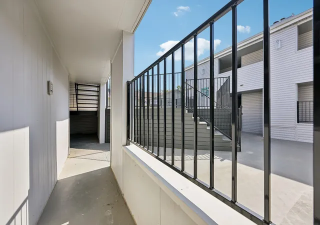 Listing Photo 5 - Condo for sale in building located at 2520 Quarry Rd, Austin, TX 78703 - Unit #202