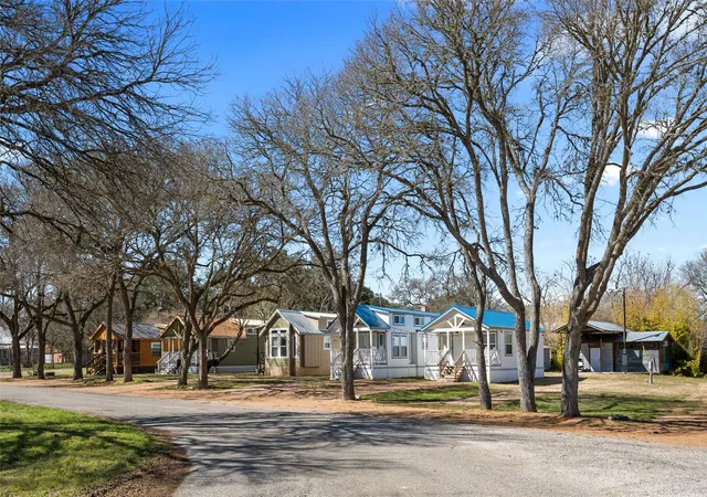 Photo 1 of Multi family home for sale at 250 300 Park Ave, Martindale, TX | MLS# 2549720 | Listing updated on 2026-09-16