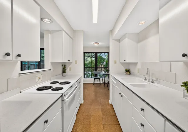 Listing Photo 4 - Condo for sale in building located at 4159 Steck Ave, Austin, TX 78759 - Unit #115