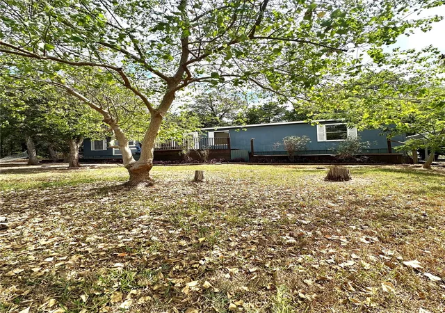 Photo 3 of Manufactured home for sale at 117 Shoshoni Dr, Smithville, TX 78957 | MLS# 5688357 | Listing updated on 2026-09-29