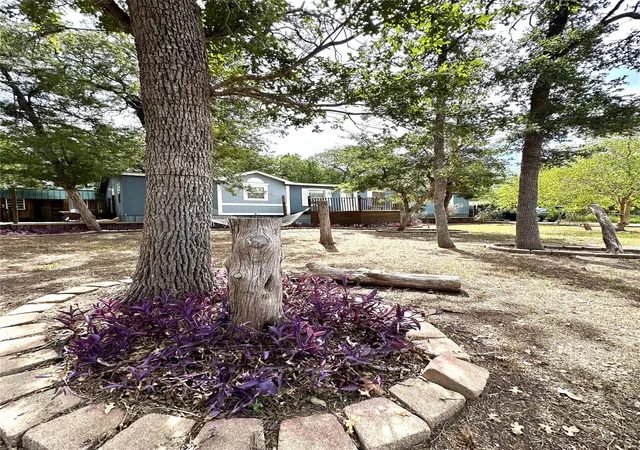 Photo 4 of Manufactured home for sale at 117 Shoshoni Dr, Smithville, TX 78957 | MLS# 5688357 | Listing updated on 2026-09-29