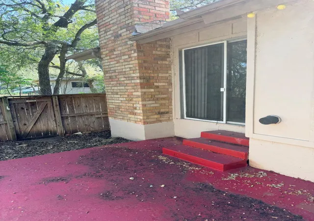 Listing Photo 2 - Condo for sale in building located at 5500 Buffalo Pass, Austin, TX 78745 - Unit #A