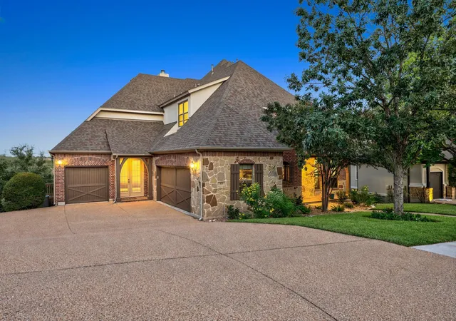Photo 1 of Single family home for sale at 309 Santaluz Ln, Austin, TX 78732 | MLS# 4019876 | Listing updated on 2026-09-23