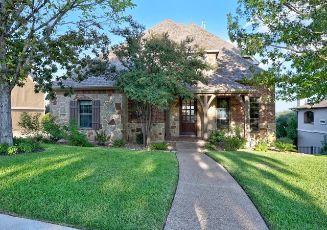 Photo 2 of Single family home for sale at 309 Santaluz Ln, Austin, TX 78732 | MLS# 4019876 | Listing updated on 2026-09-23