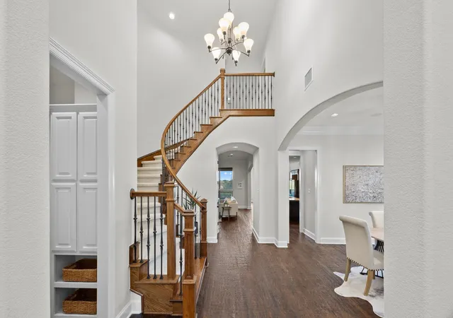 Photo 3 of Single family home for sale at 309 Santaluz Ln, Austin, TX 78732 | MLS# 4019876 | Listing updated on 2026-09-23