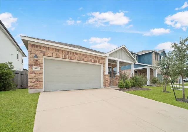 Photo 3 of Single family home for sale at 432 Chaste Tree Dr, San Marcos, TX 78666 | MLS# 6632420 | Listing updated on 2026-09-12