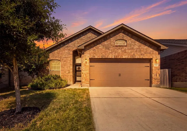 Photo 3 of Single family home for sale at 1061 Blue Oak Blvd, San Marcos, TX 78666 | MLS# 3220441 | Listing updated on 2026-10-07