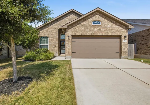 Photo 2 of Single family home for sale at 1061 Blue Oak Blvd, San Marcos, TX 78666 | MLS# 3220441 | Listing updated on 2026-10-07