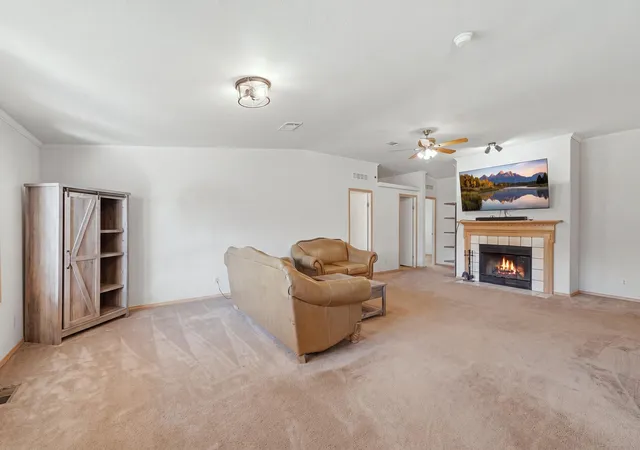 Photo 3 of Manufactured home for sale at 10100 Varisco Ln, Bryan, TX 77807 | MLS# 6073495 | Listing updated on 2026-09-28
