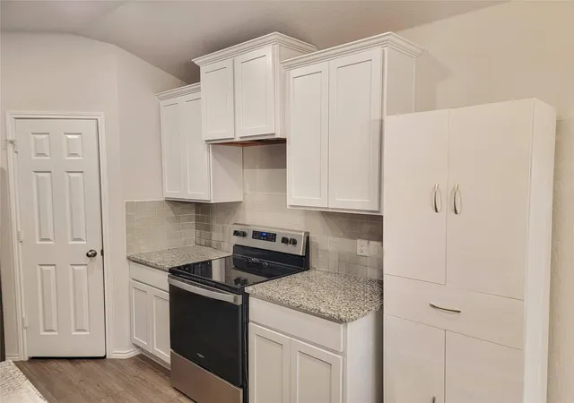 Photo 2 of Single family home for sale at 109 Akston Ct, Jarrell, TX 76537 | MLS# 7838343 | Listing updated on 2026-10-09