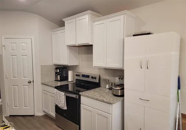 Photo 2 of Single family home for sale at 109 Akston Ct, Jarrell, TX 76537 | MLS# 7838343 | Listing updated on 2026-09-12