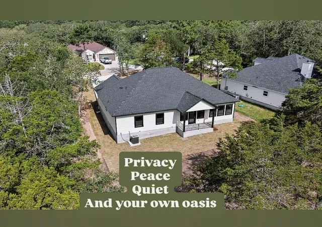 Photo 2 of Single family home for sale at 137 N Pohakea Dr, Bastrop, TX 78602 | MLS# 1057288 | Listing updated on 2026-09-12