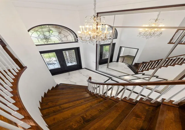 Single family home for sale at 17 Hedgebrook Way, The Hills, TX 78738 | MLS# 8086387 | Listing updated on 2026-09-12