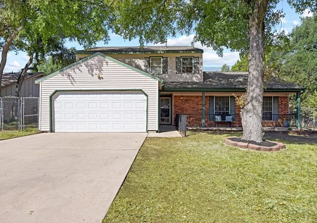 Photo 3 of Single family home for sale at 1702 Oakridge Dr, Round Rock, TX 78681 | MLS# 7526238 | Listing updated on 2026-10-09