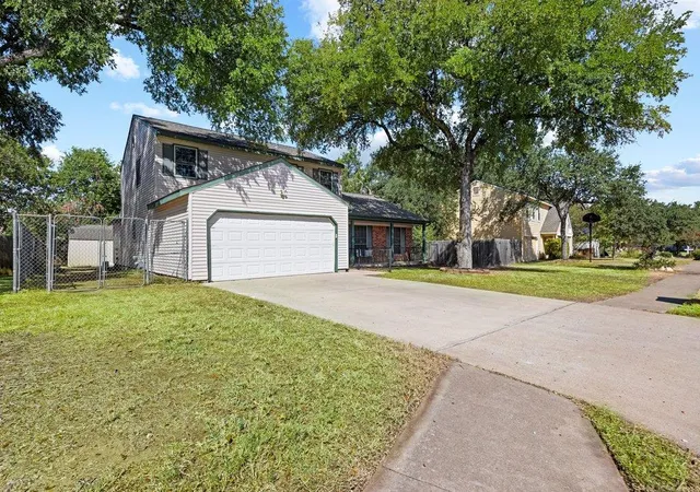 Photo 3 of Single family home for sale at 1702 Oakridge Dr, Round Rock, TX 78681 | MLS# 7526238 | Listing updated on 2026-10-09